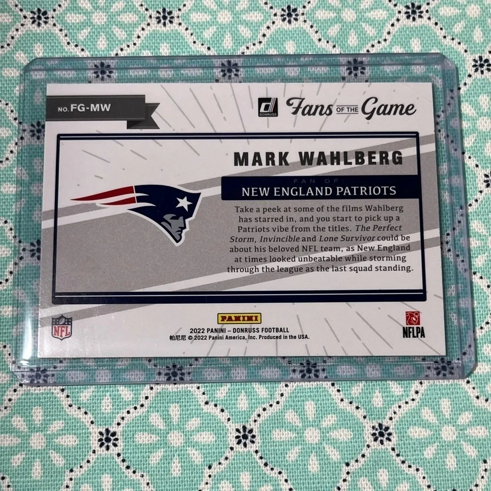 🏈 Mark Wahlberg - Panini Donruss Football Fans of the Game Trading Card #FG-MW